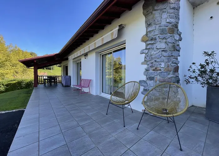 Jauregia Dom wakacyjny Saint-Esteben