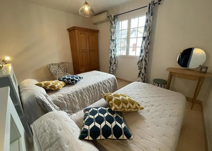 Jauregia Dom wakacyjny Saint-Esteben